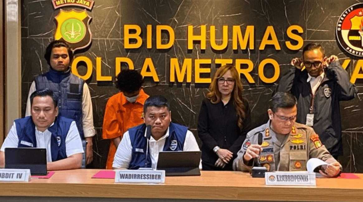 Hacker bjorka palsu.png