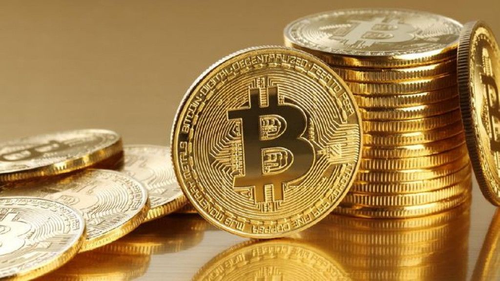 Harga Bitcoin Anjlok ke $82.000: Likuidasi Futures Massal Picu Koreksi