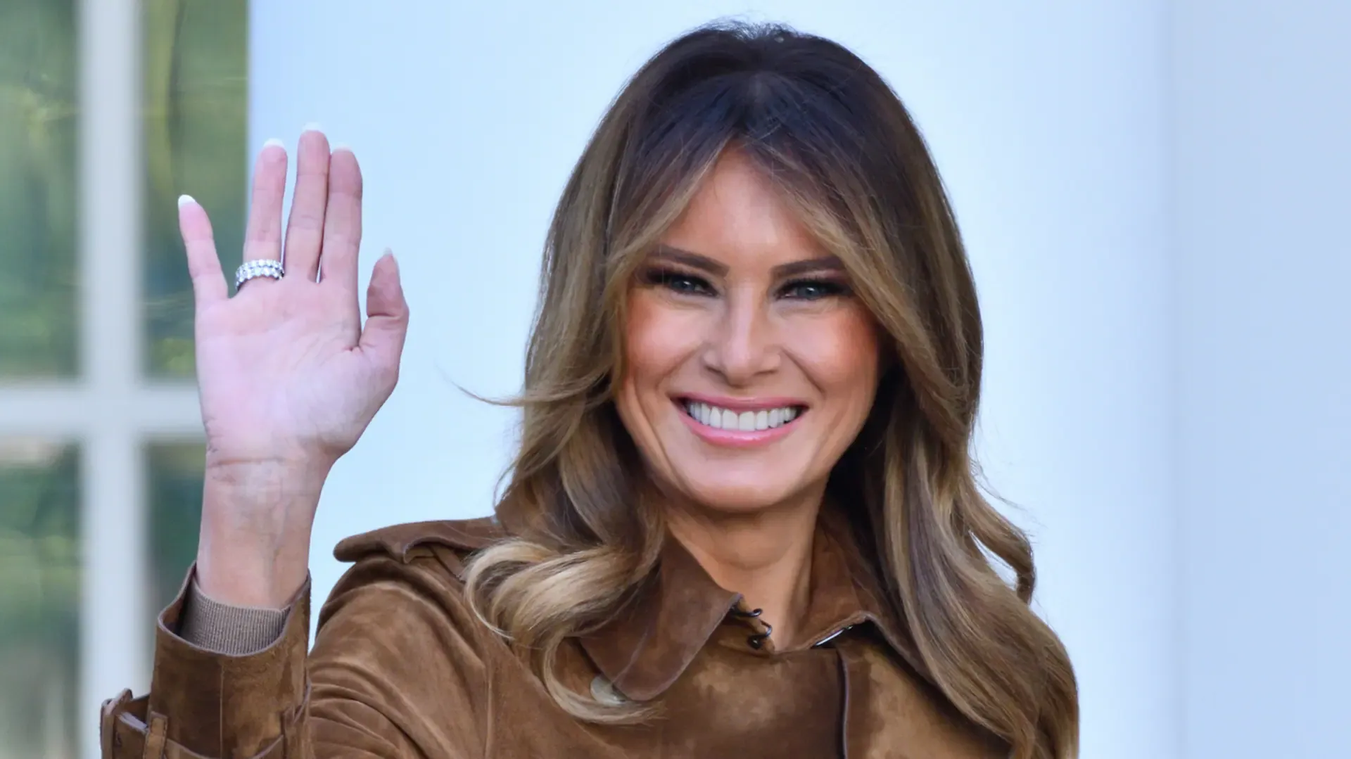 Review Melania Meme (MELANIA): Apakah Layak untuk Trader Indonesia?