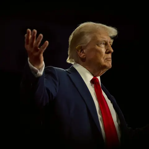 World Liberty Financial (WLFI) Coin Semua yang Perlu Kamu Ketahui - trump.webp